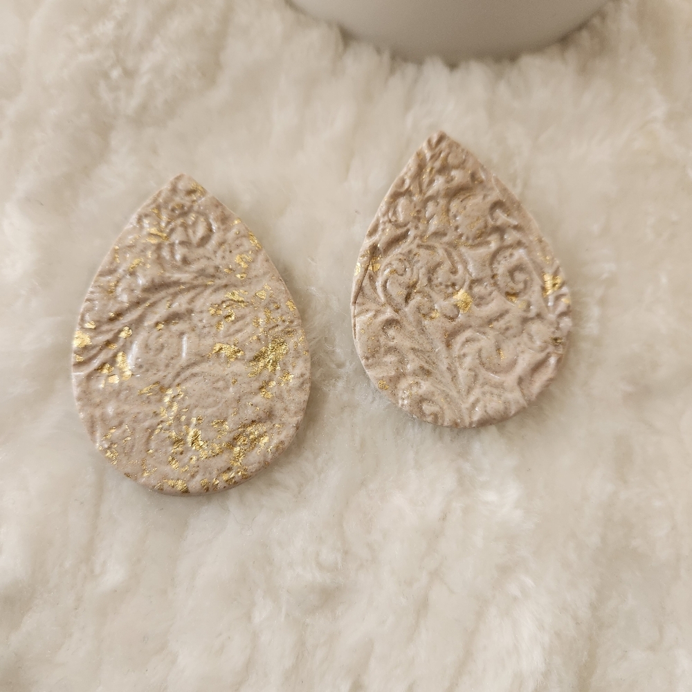 Elegant Textured Teardrop Earrings